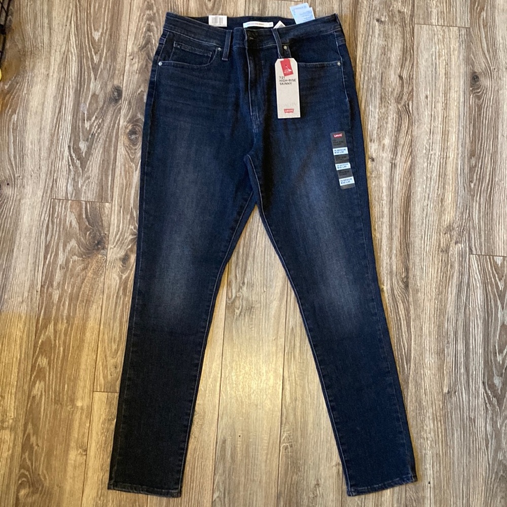 Levis 721 high rise skinny 32x30 brand new with tags